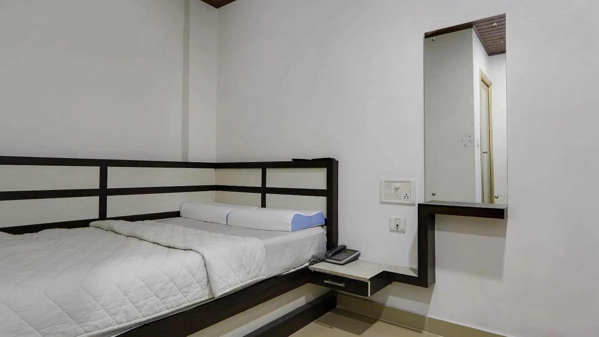 Spot On 48916 Kpm Tourist Home Kochi 3*,  India