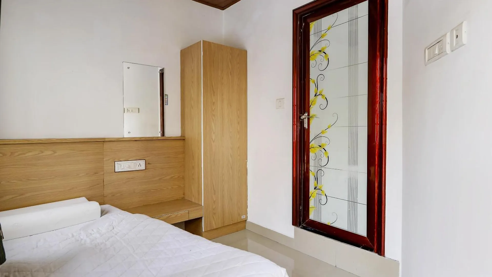 Spot On 48916 Kpm Tourist Home Kochi 3*,