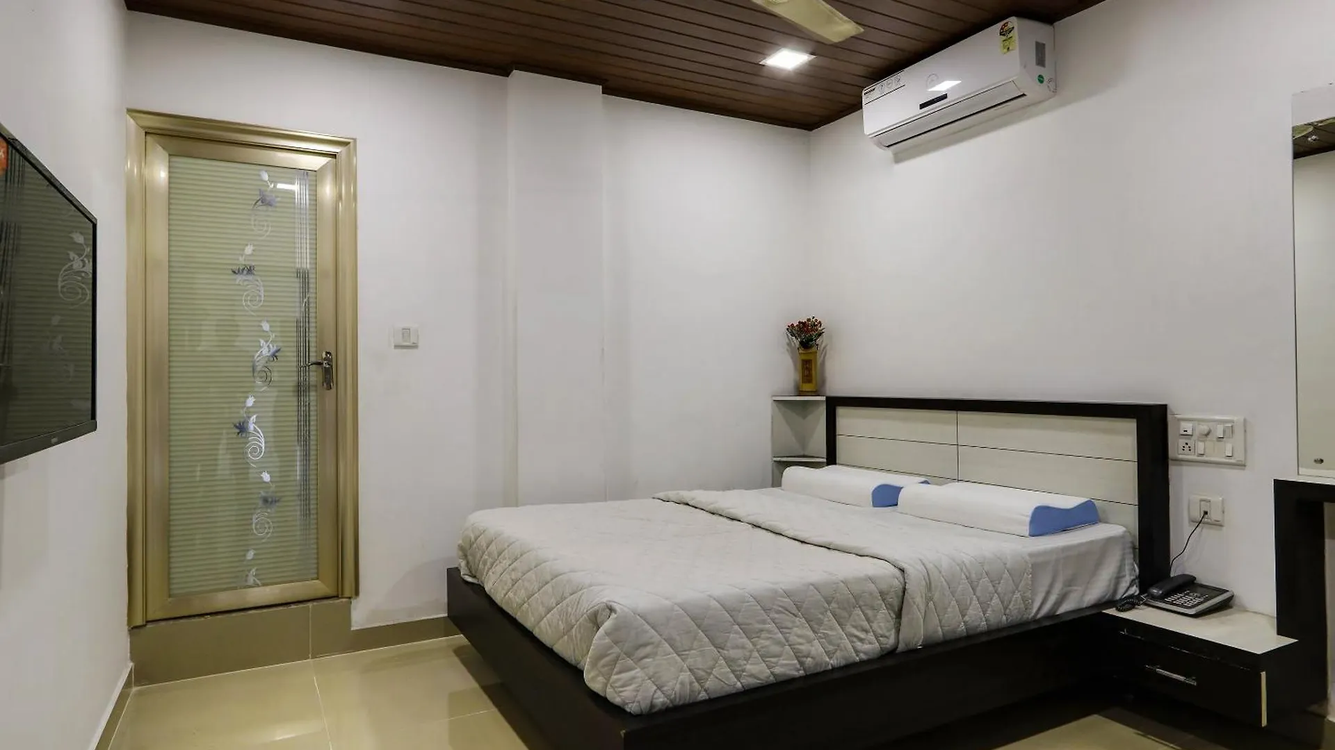 Hotel Spot On 48916 Kpm Tourist Home Kochi